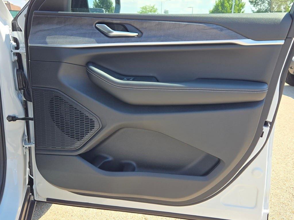 new 2025 Jeep Grand Cherokee car, priced at $41,150