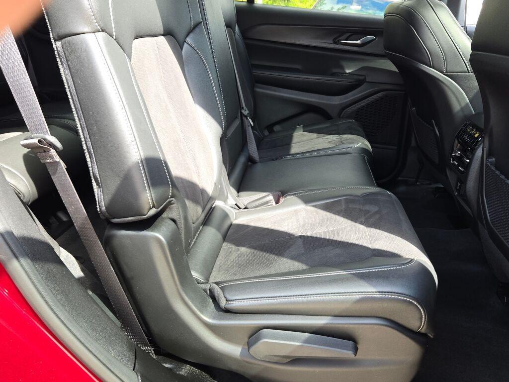 used 2024 Jeep Grand Cherokee L car, priced at $32,899