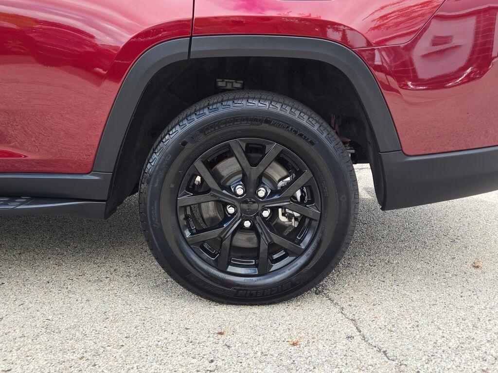 used 2024 Jeep Grand Cherokee L car, priced at $32,899