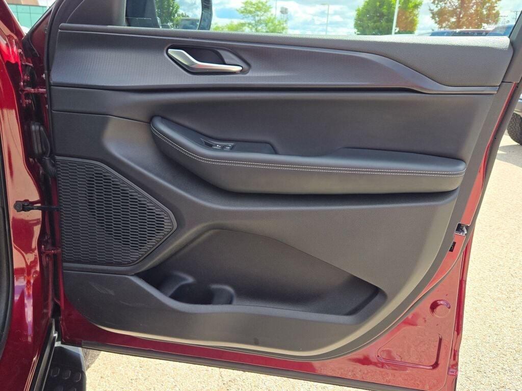 used 2024 Jeep Grand Cherokee L car, priced at $32,899