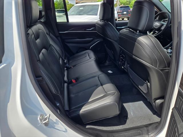 new 2025 Jeep Grand Cherokee car, priced at $48,051