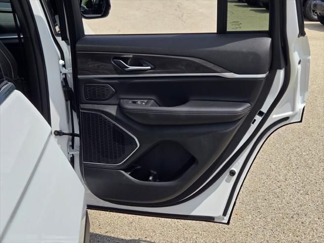 new 2025 Jeep Grand Cherokee car, priced at $48,051