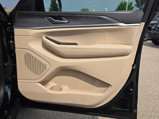 new 2025 Jeep Grand Cherokee car, priced at $41,631