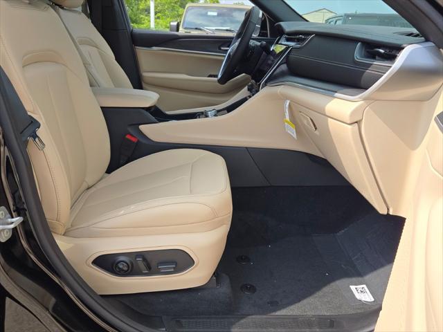 new 2025 Jeep Grand Cherokee car, priced at $41,631