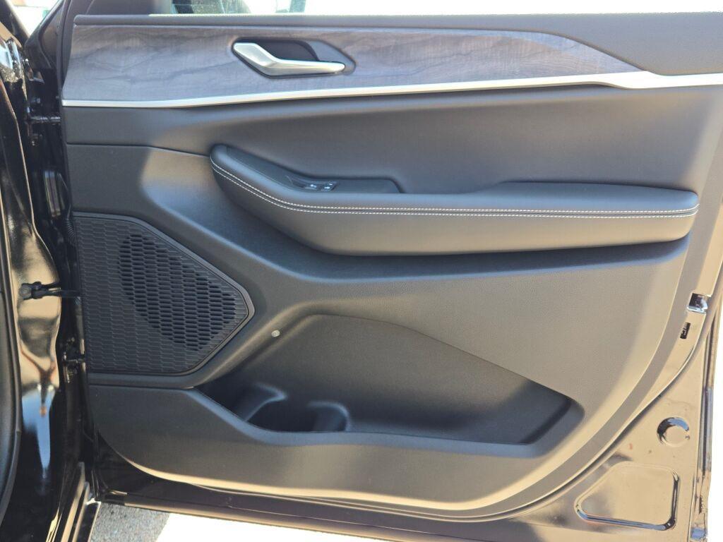 new 2025 Jeep Grand Cherokee car, priced at $43,650