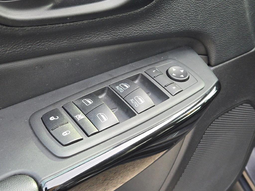 used 2021 Jeep Cherokee car, priced at $21,842