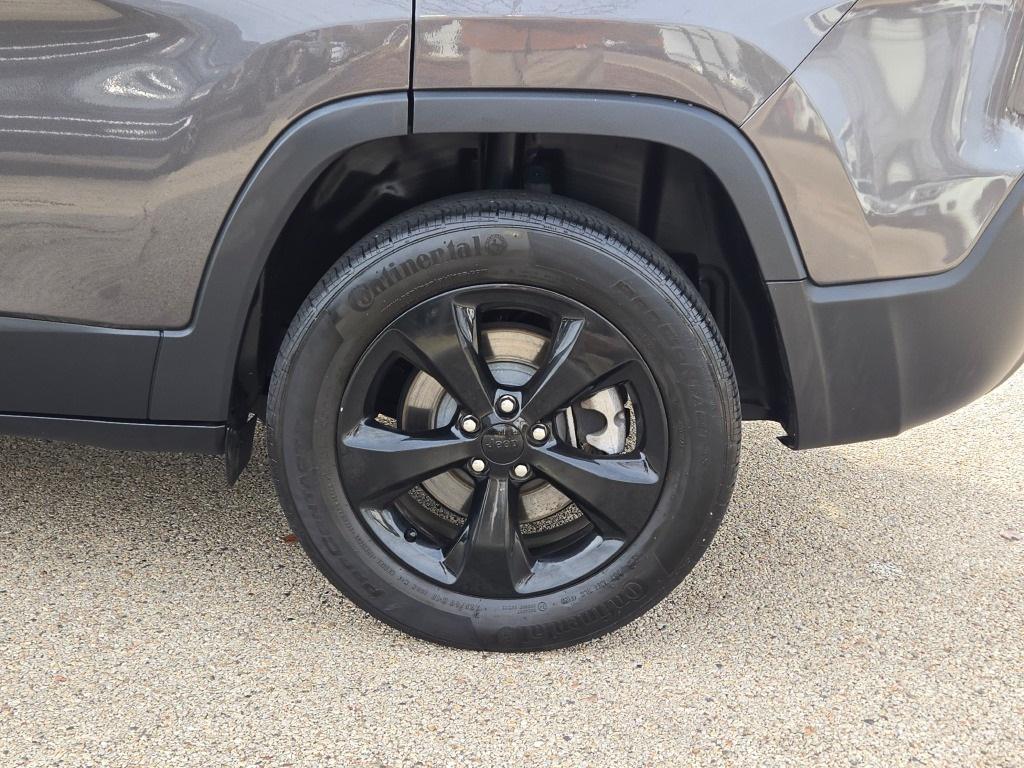 used 2021 Jeep Cherokee car, priced at $21,842