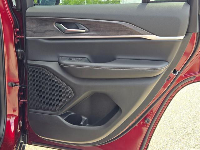 new 2025 Jeep Grand Cherokee car, priced at $44,121