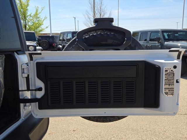 new 2025 Jeep Wrangler car, priced at $45,709