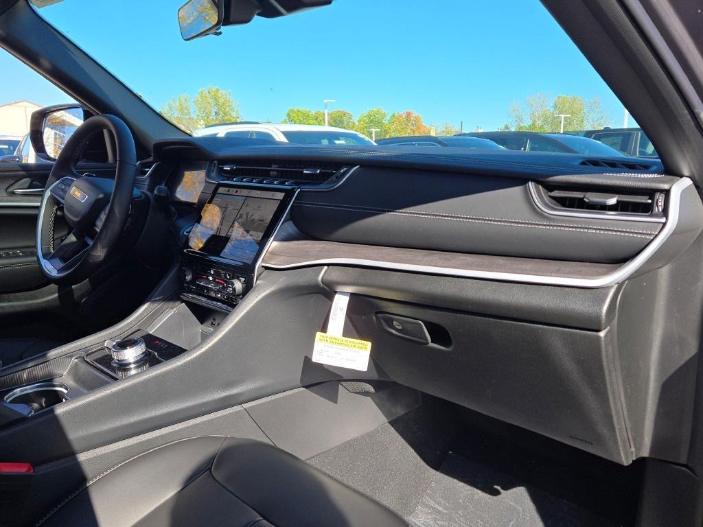 new 2025 Jeep Grand Cherokee car, priced at $46,160