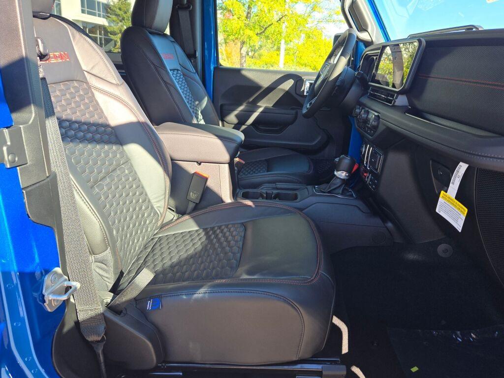 new 2025 Jeep Wrangler car, priced at $59,955