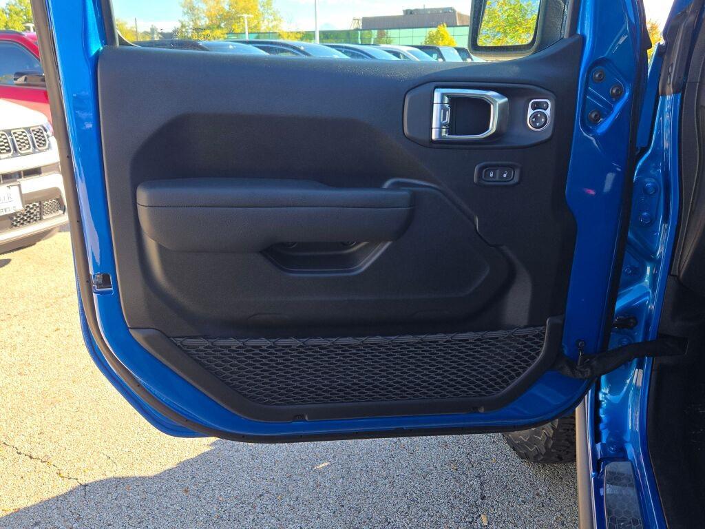 new 2025 Jeep Wrangler car, priced at $59,955