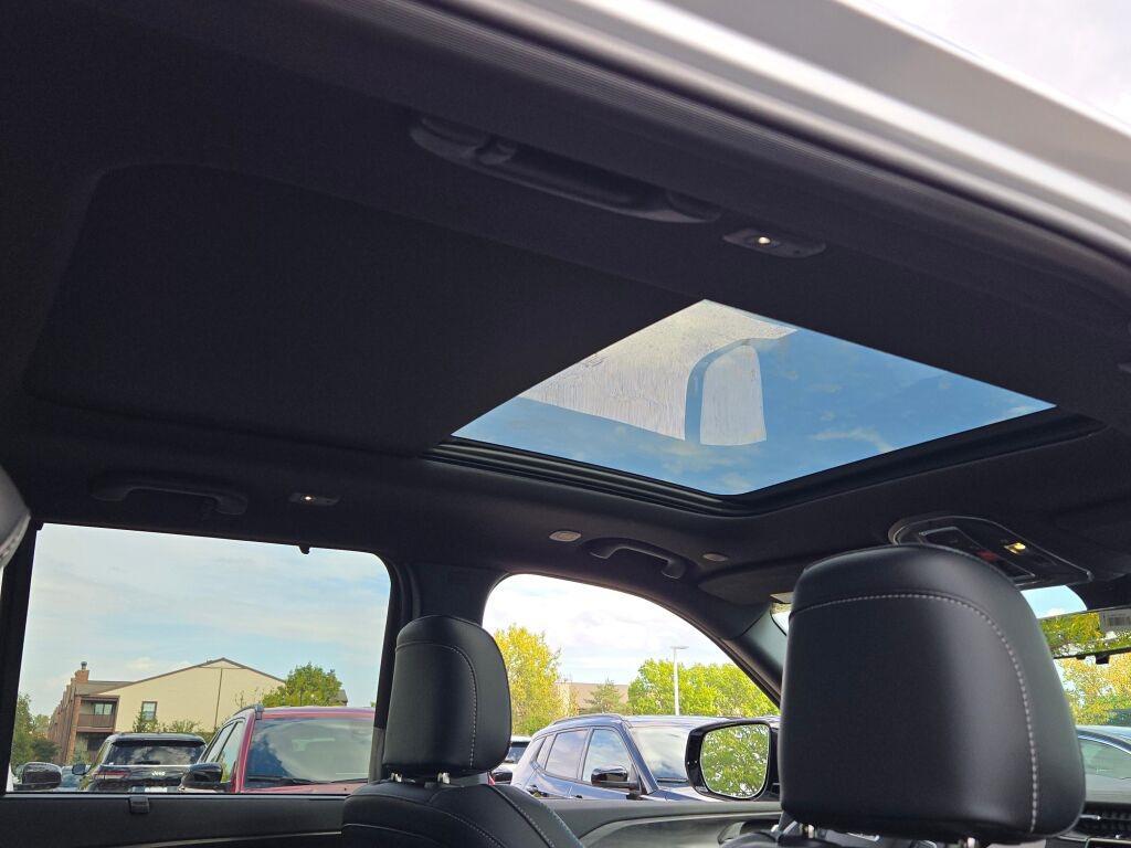 new 2025 Jeep Grand Cherokee car, priced at $46,360