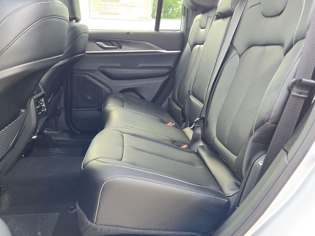 new 2025 Jeep Grand Cherokee car, priced at $46,360