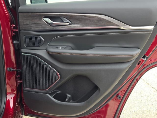 new 2025 Jeep Grand Cherokee car, priced at $53,085
