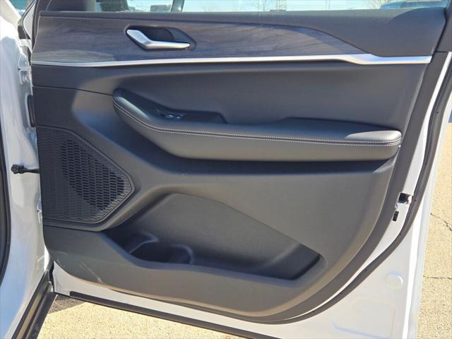 new 2025 Jeep Grand Cherokee car, priced at $46,076