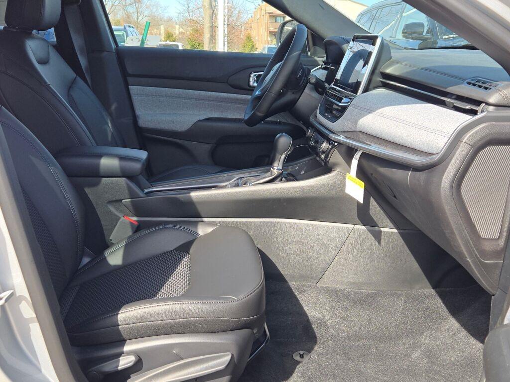 new 2025 Jeep Compass car, priced at $26,360