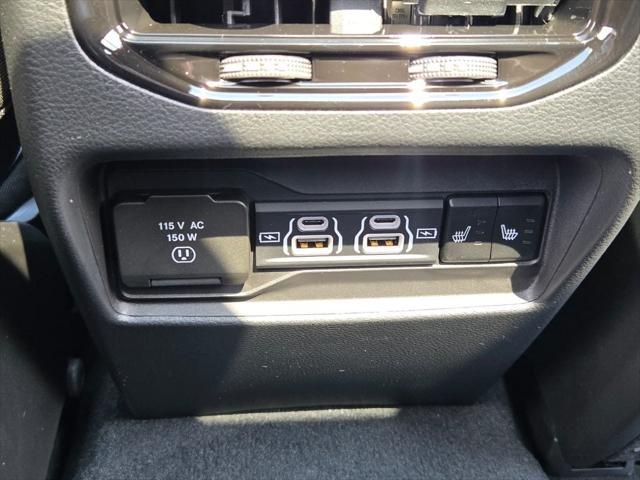 new 2025 Jeep Grand Cherokee car, priced at $48,646