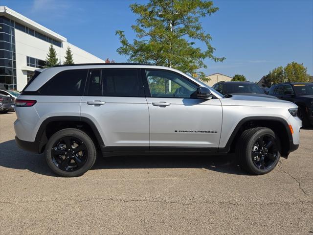 new 2025 Jeep Grand Cherokee car, priced at $45,675