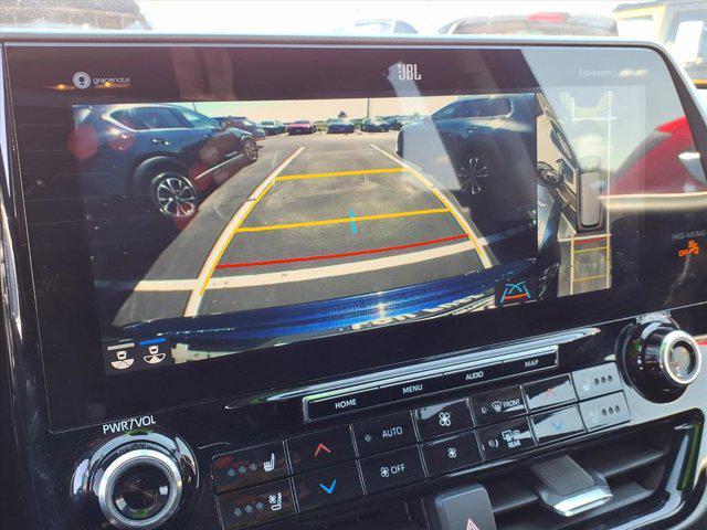 used 2021 Toyota Highlander car, priced at $35,318