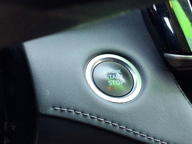 used 2021 Toyota Highlander car, priced at $35,318