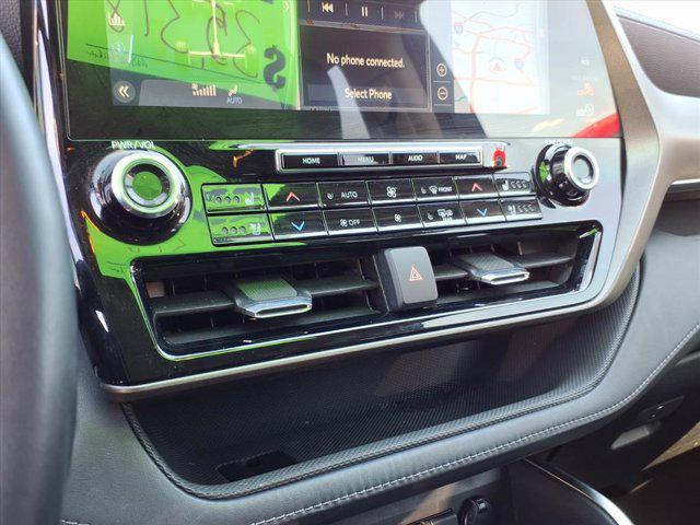 used 2021 Toyota Highlander car, priced at $35,318