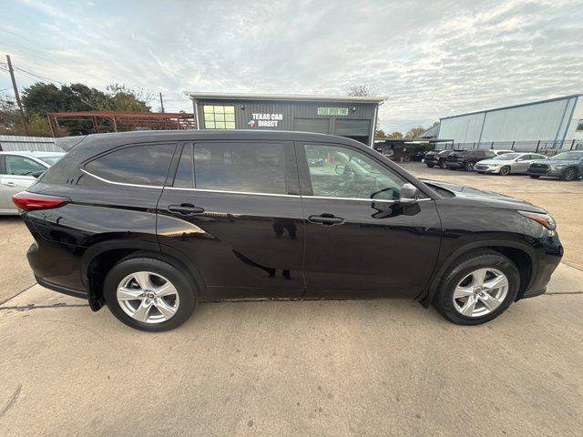 used 2021 Toyota Highlander car, priced at $31,584