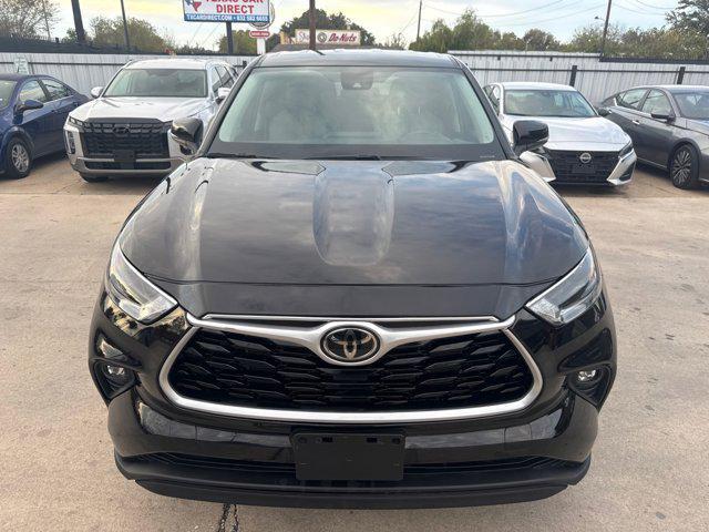 used 2021 Toyota Highlander car, priced at $31,584