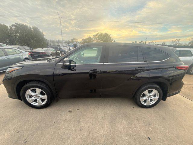 used 2021 Toyota Highlander car, priced at $31,584