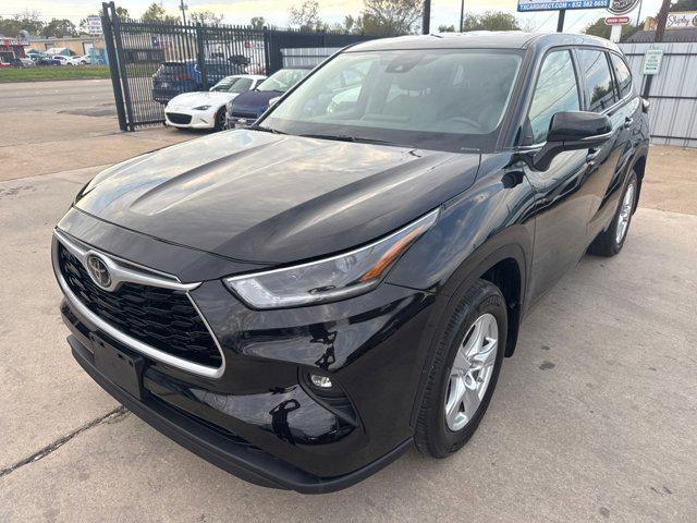 used 2021 Toyota Highlander car, priced at $31,584