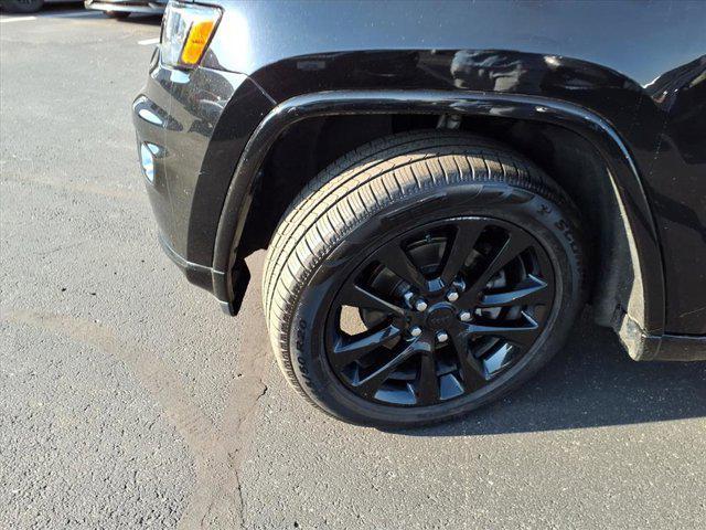 used 2017 Jeep Grand Cherokee car, priced at $14,992