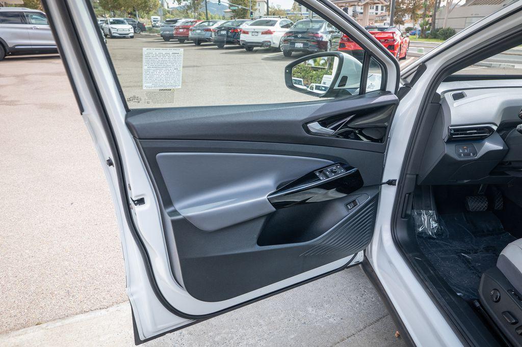 used 2022 Volkswagen ID.4 car, priced at $21,000