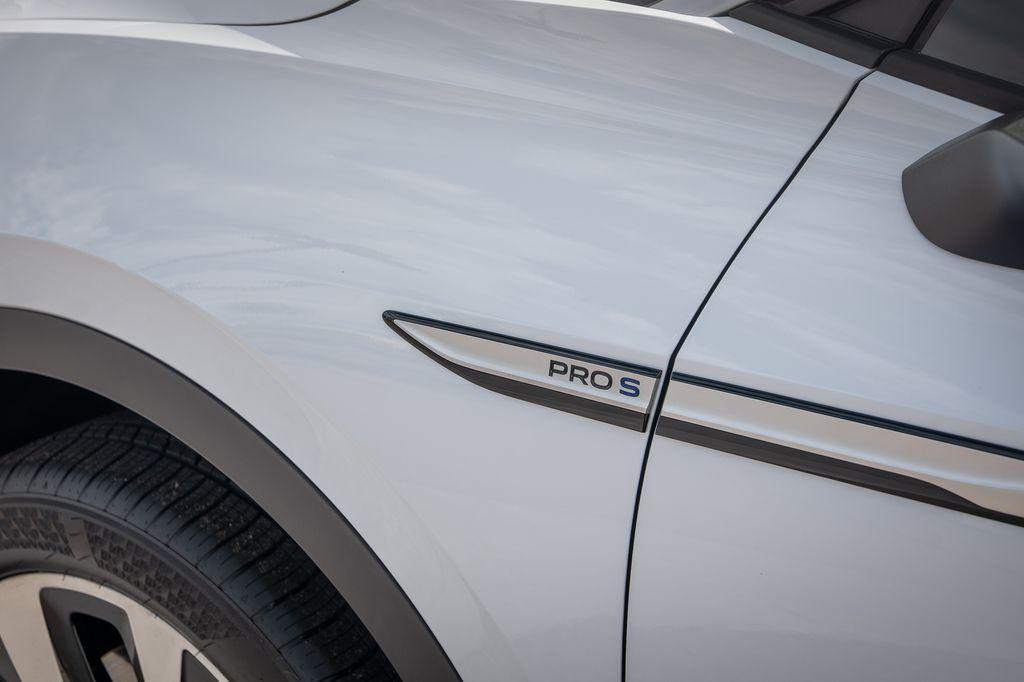 used 2022 Volkswagen ID.4 car, priced at $21,000