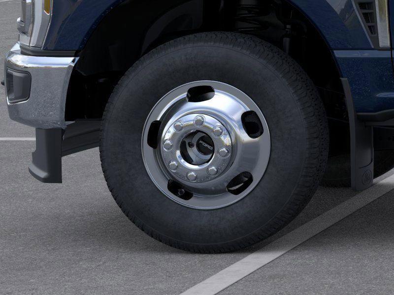 new 2025 Ford F-350 car, priced at $75,540