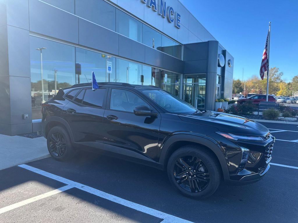 used 2025 Chevrolet Trax car, priced at $25,550