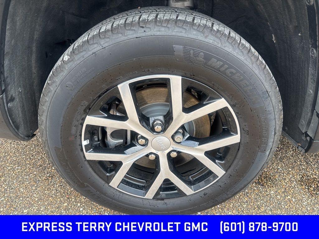 used 2024 Jeep Grand Cherokee L car, priced at $42,591