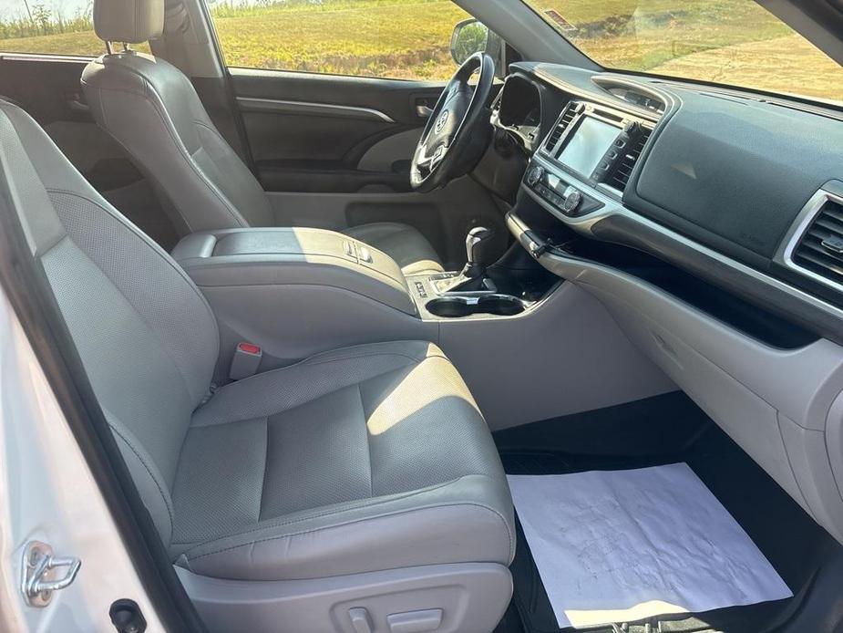 used 2019 Toyota Highlander car, priced at $27,557