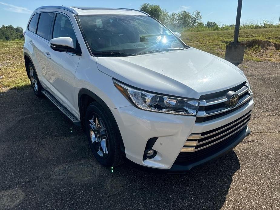 used 2019 Toyota Highlander car, priced at $27,557