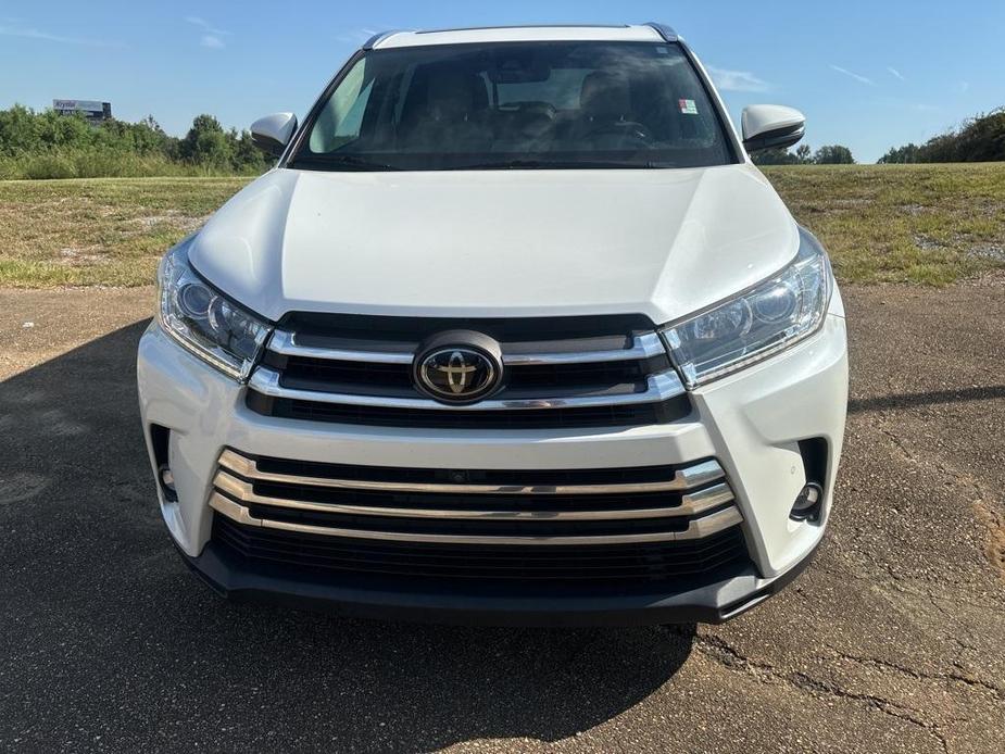 used 2019 Toyota Highlander car, priced at $27,557