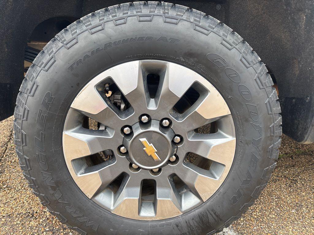 used 2024 Chevrolet Silverado 2500 car, priced at $48,190