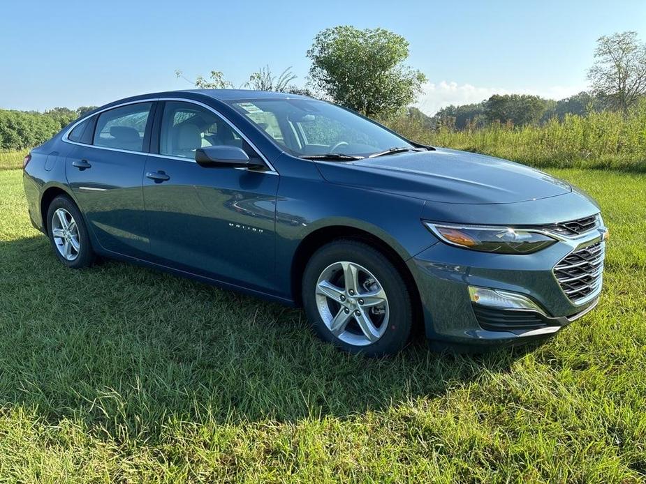 new 2025 Chevrolet Malibu car