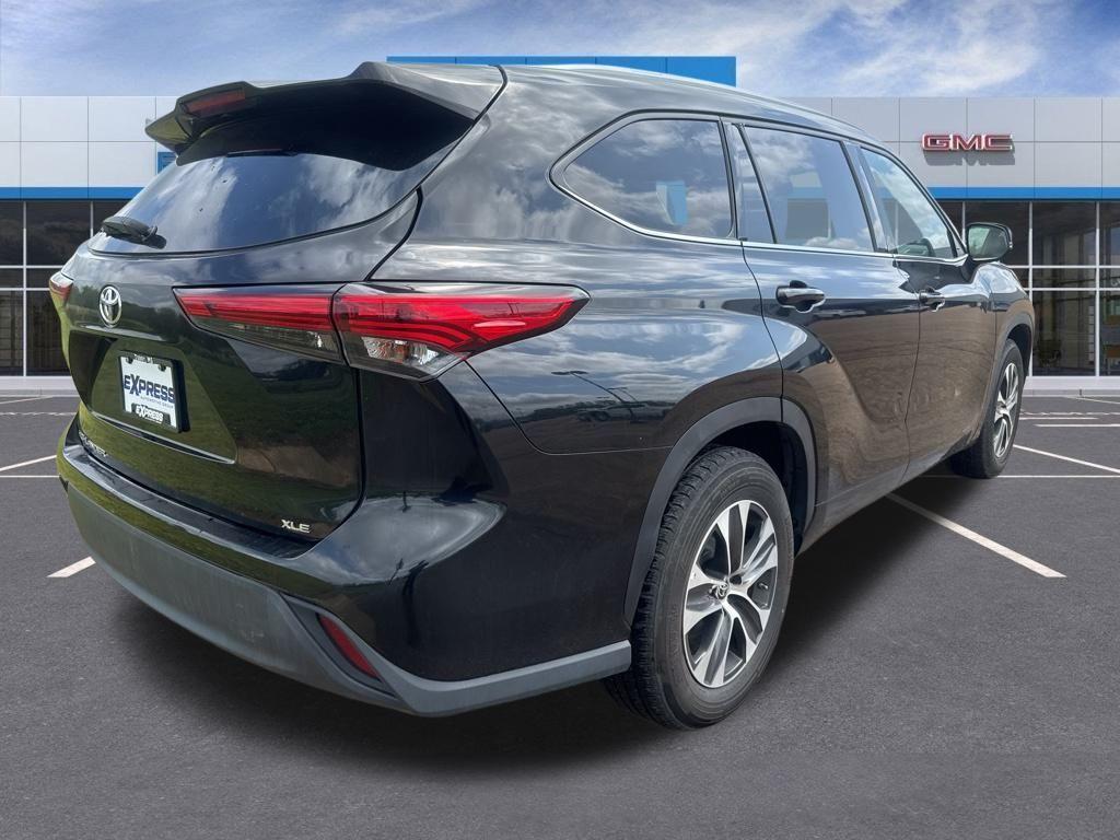 used 2022 Toyota Highlander car, priced at $32,991