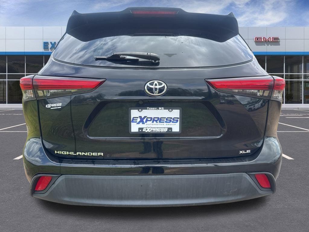 used 2022 Toyota Highlander car, priced at $32,991