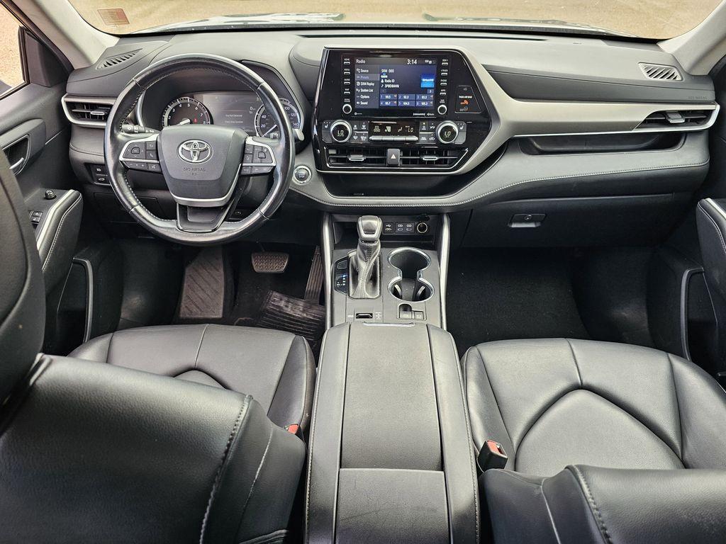 used 2022 Toyota Highlander car, priced at $32,695