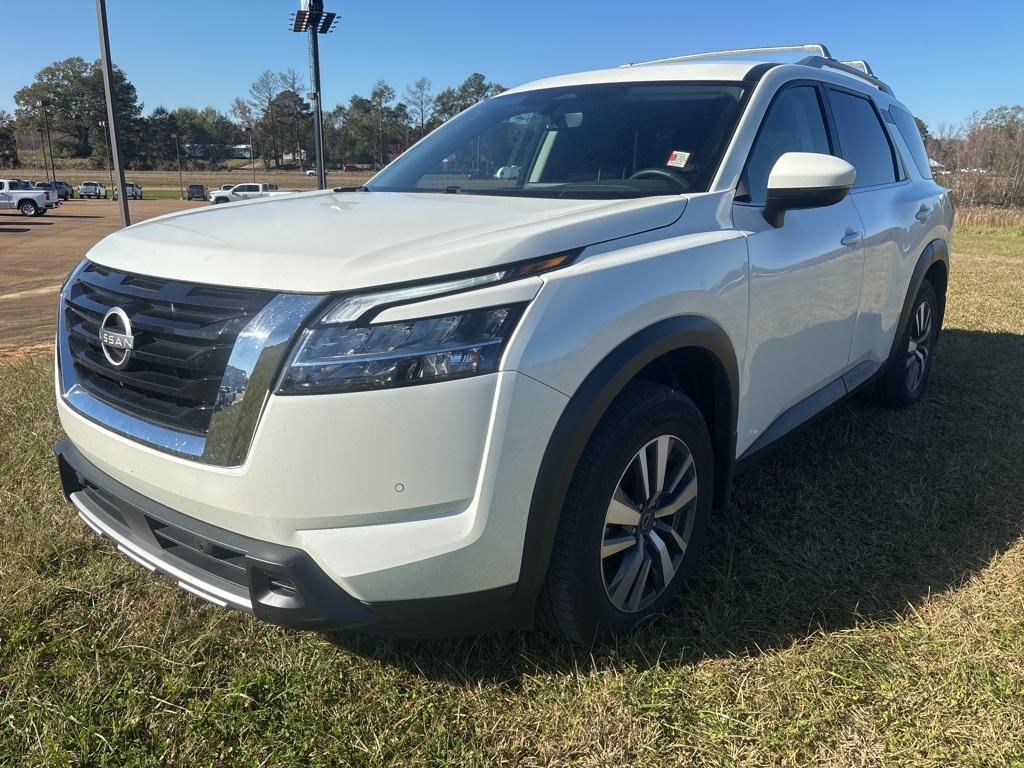 used 2024 Nissan Pathfinder car, priced at $37,555