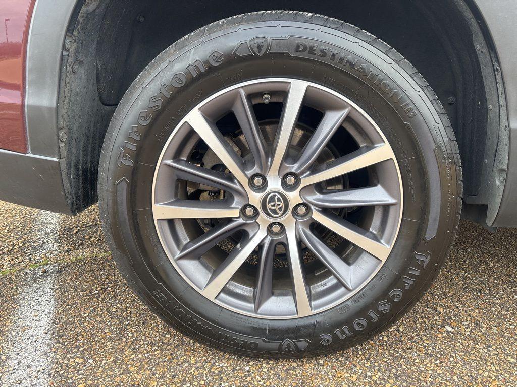 used 2019 Toyota Highlander car, priced at $24,591