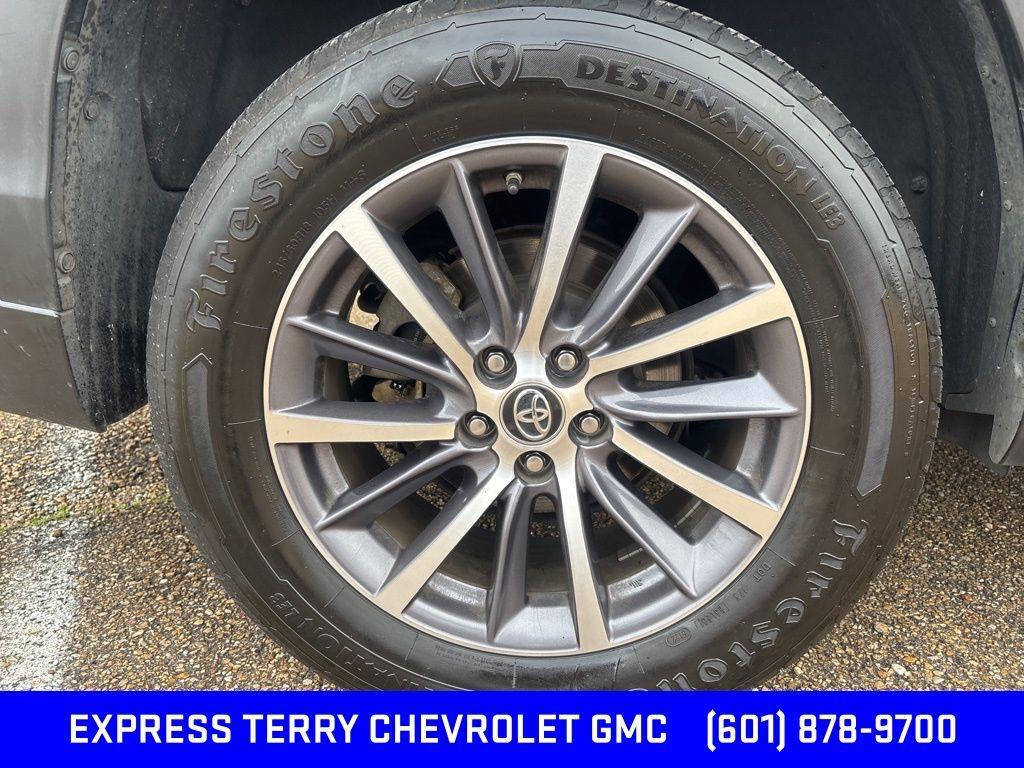 used 2019 Toyota Highlander car, priced at $23,491
