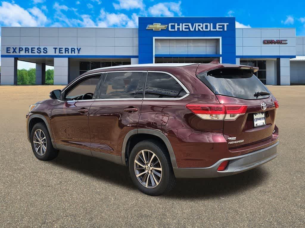 used 2019 Toyota Highlander car, priced at $24,679