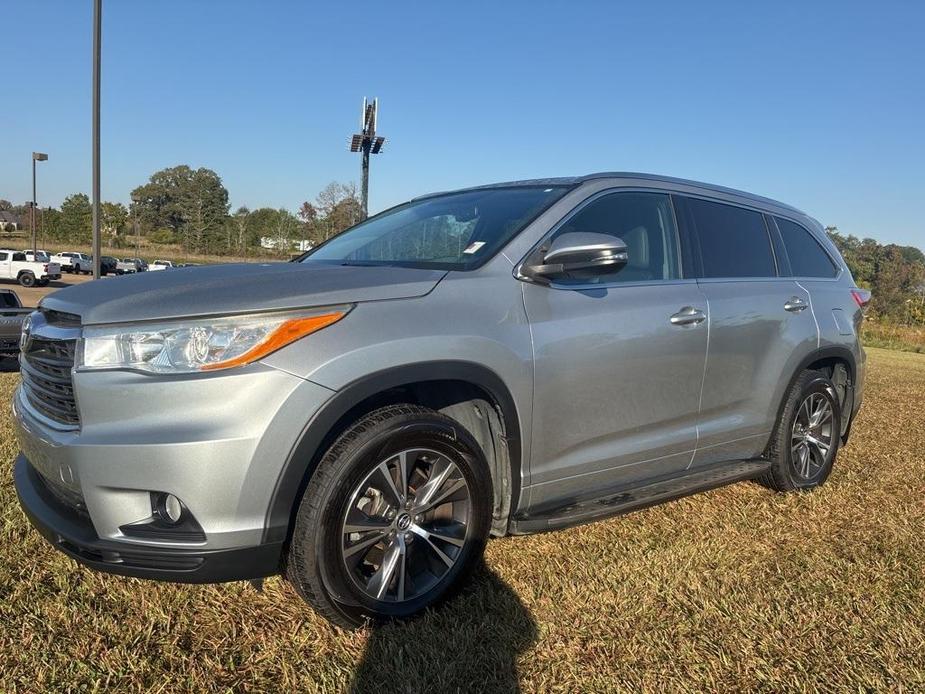 used 2016 Toyota Highlander car, priced at $17,991