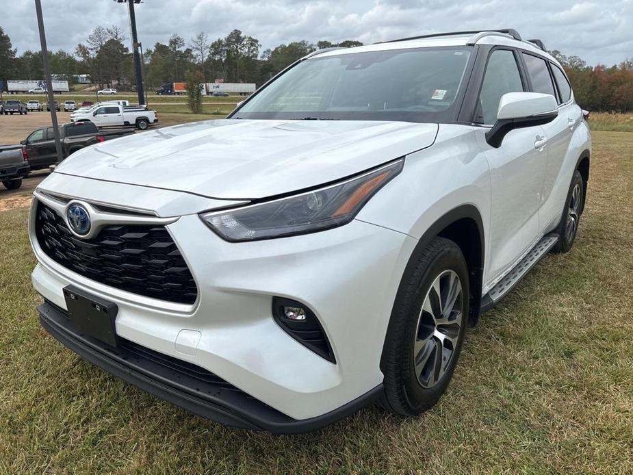 used 2024 Toyota Highlander Hybrid car, priced at $46,591